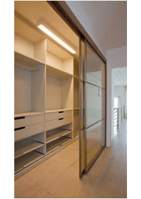 Линейная гардеробная комната с дверями купе Омск