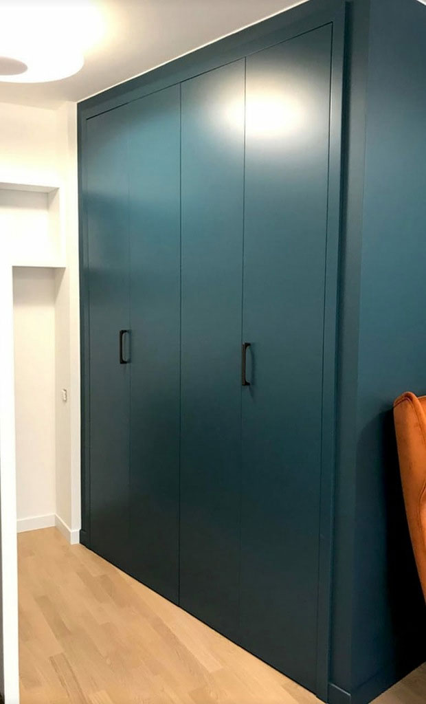 Двери гармошка для распашного шкафа Омск