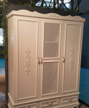 Распашные двери с декоративными накладками Омск